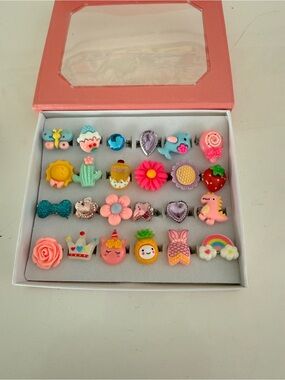 Kids Cute Multicolor Charm Rings Set - Pink Box. 24 adjustable rings.  Like New